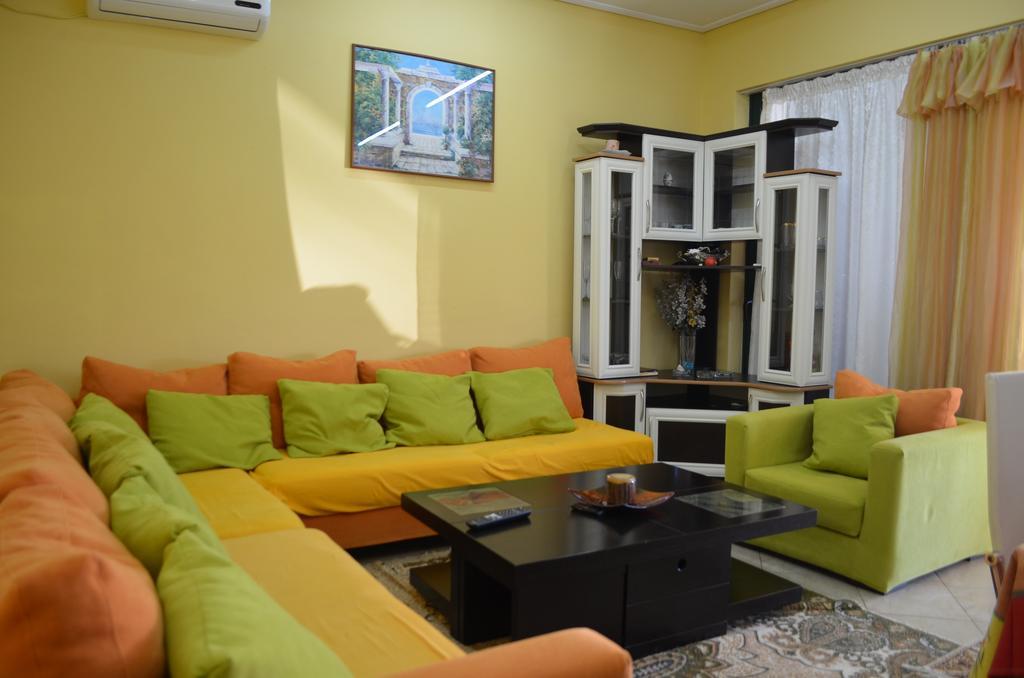 Enxhi Apartamento *