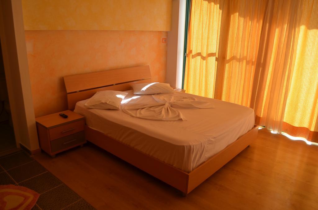 Enxhi Apartamento